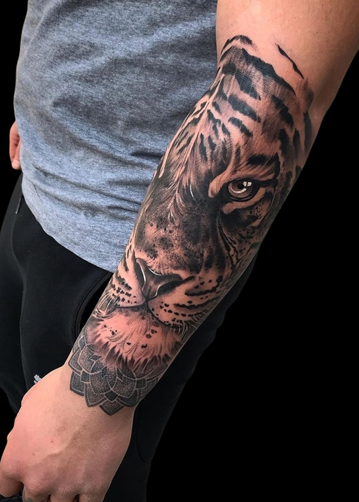 black and grey tattoo