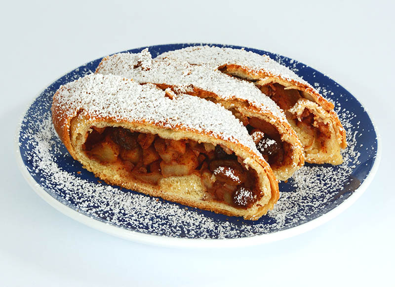 Apple Strudel (Jablecny Strudl)