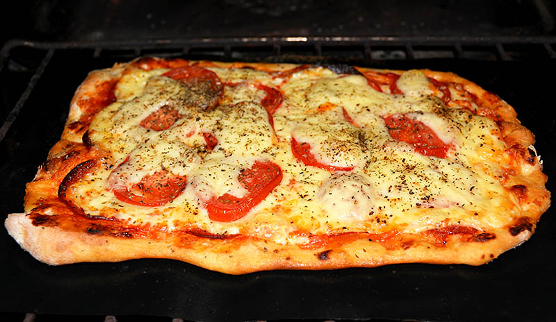 Homemade pizza the simply way