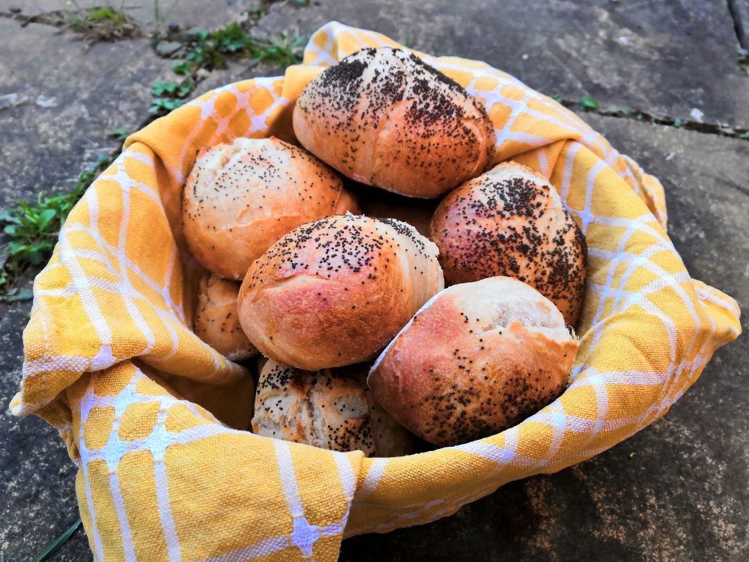 Simple White Bread Buns