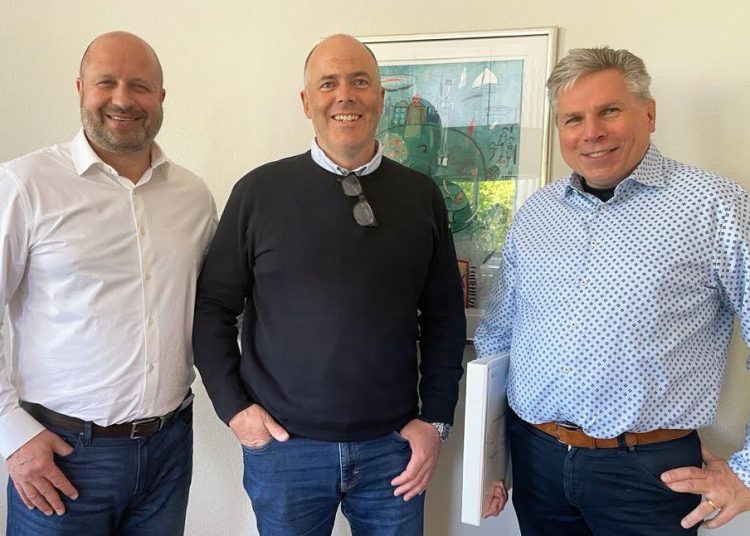 Nino LaDuca, VD för Shape Process Automation Group, Jonas Persson, tidigare VD och ägare av Evomatic, nu Vice VD och affärsutvecklare och Per Josefsson, VD för SHAPE Technologies Europe.