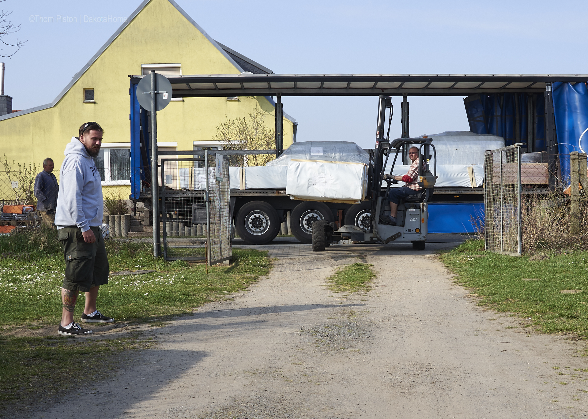 …die Frau war shoppen, ein Blockhaus zum selber bauen