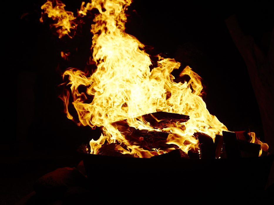 ..die Feuertonne macht nachts mittlerweile wieder sinn...