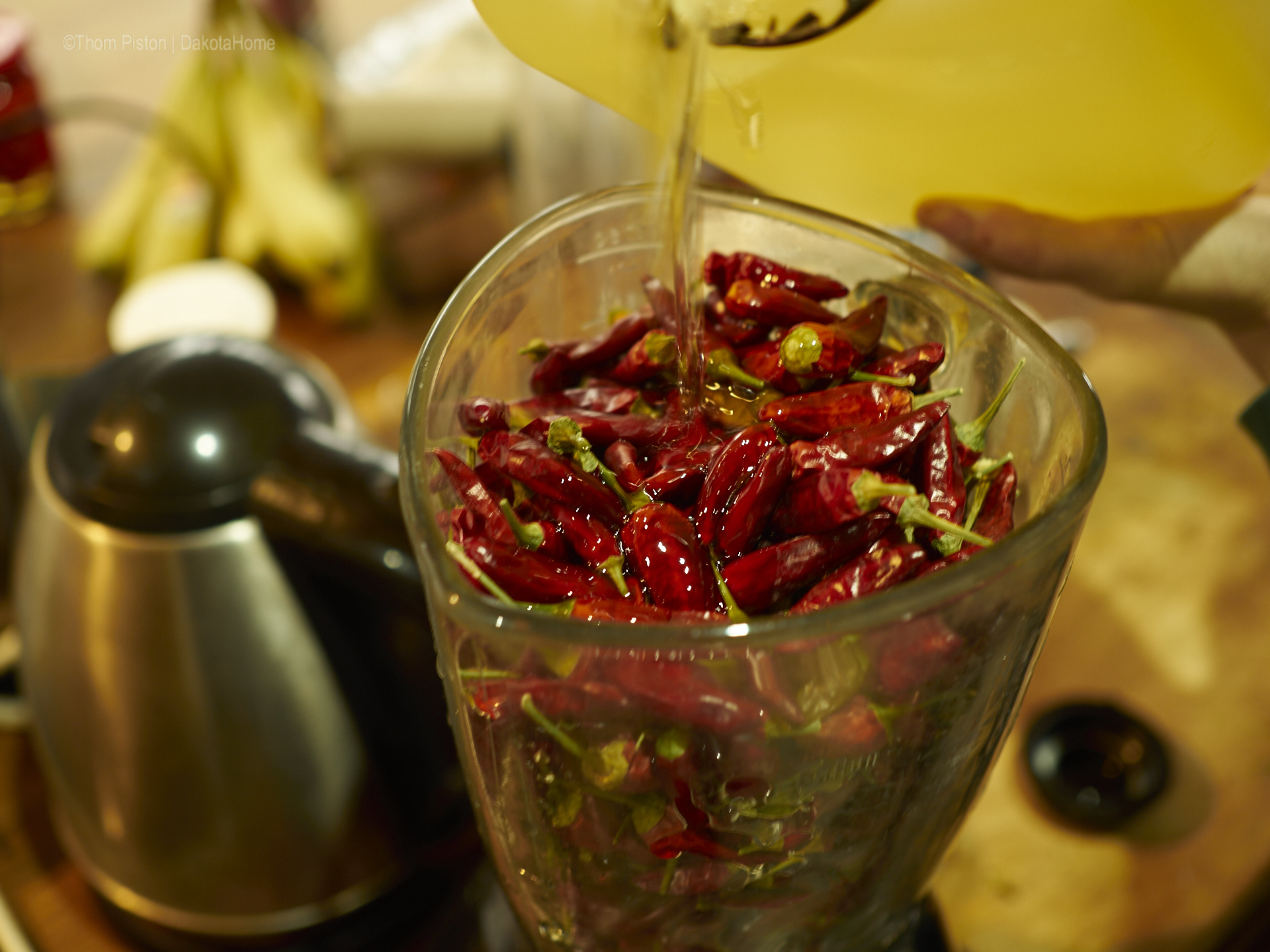 "Der Pate", das Chilli Öl vom Dakota Home wird mit Biologischem Rapsöl angesetzt...