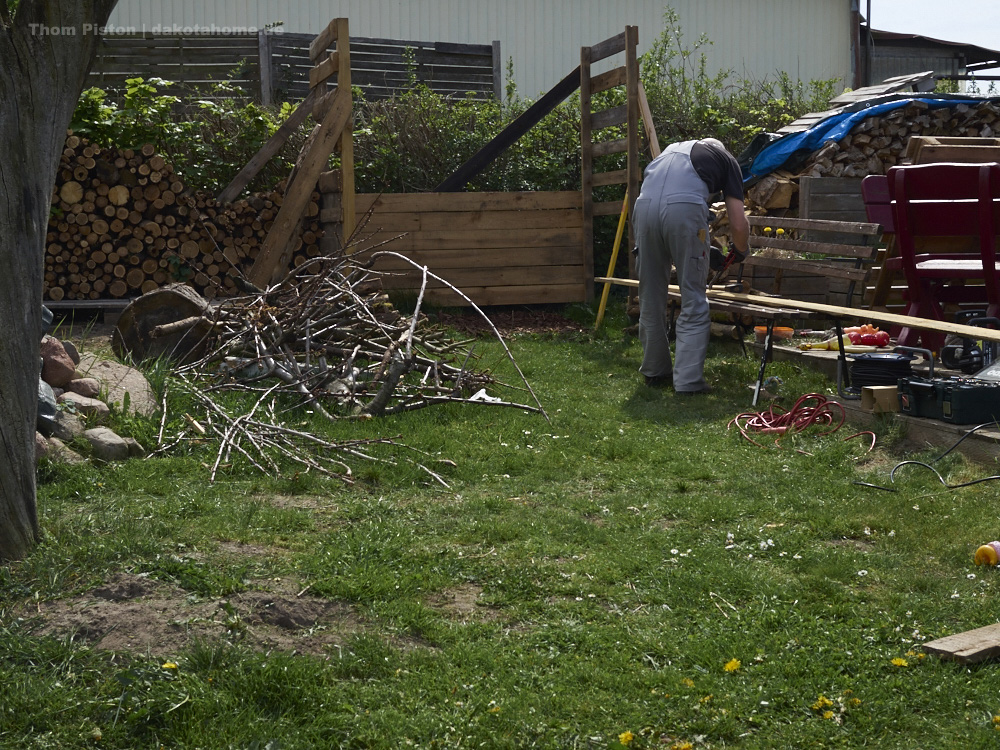 Hundehüttenbau natürlich wie so oft mit Berni