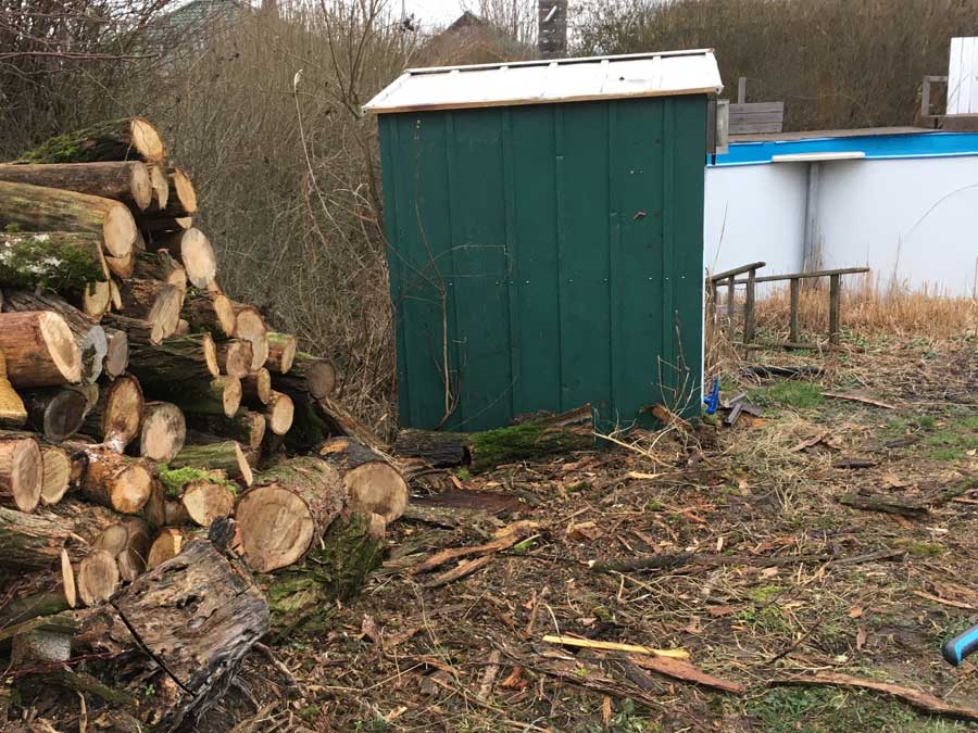 der Holzstapel nimmt endlich ab