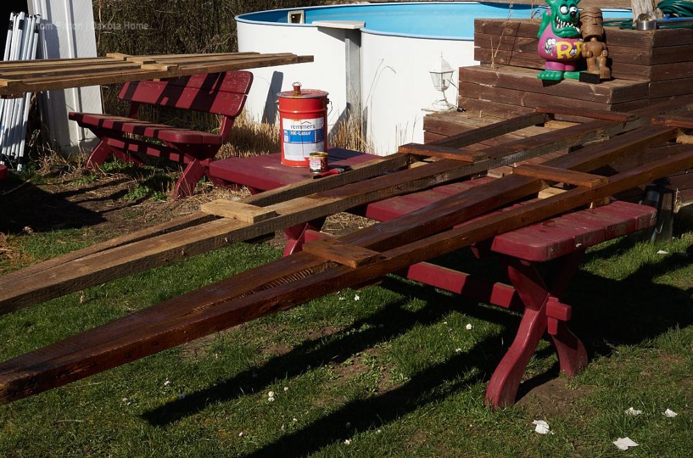 Alte Dachsparren der Ponderosa wurden vorher mit Remmers behandelt