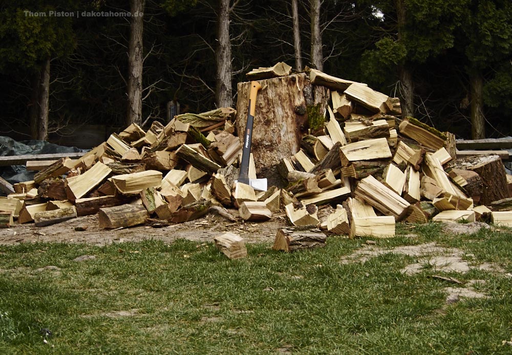 nebenher ma etwas Holz klein machen...