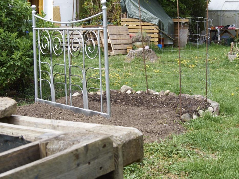 DIY Rankhilfen im Selbstversorgergarten