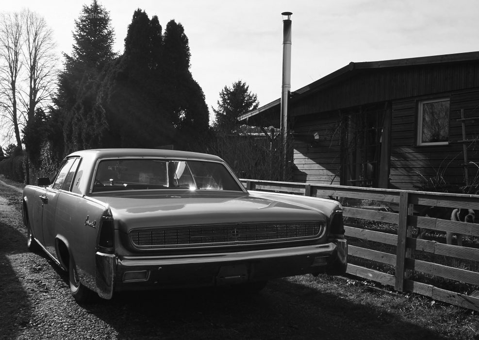 1962 Lincoln Continental at Dakota Home