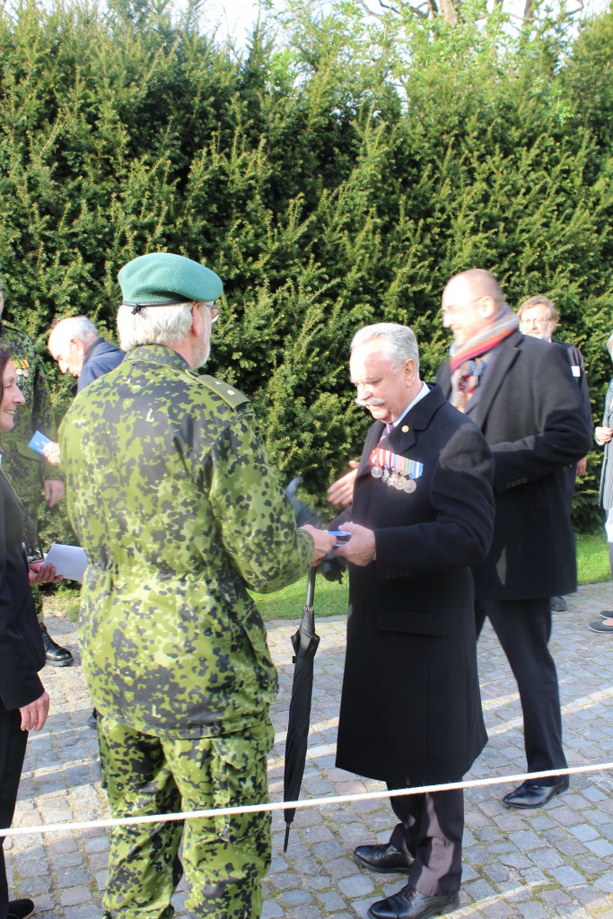 Personligt invitered gæster og frihedskæmpere ankommer til Mindehøjtideligheden. Foto den 4. maj 2015 af Erik K Abrahams