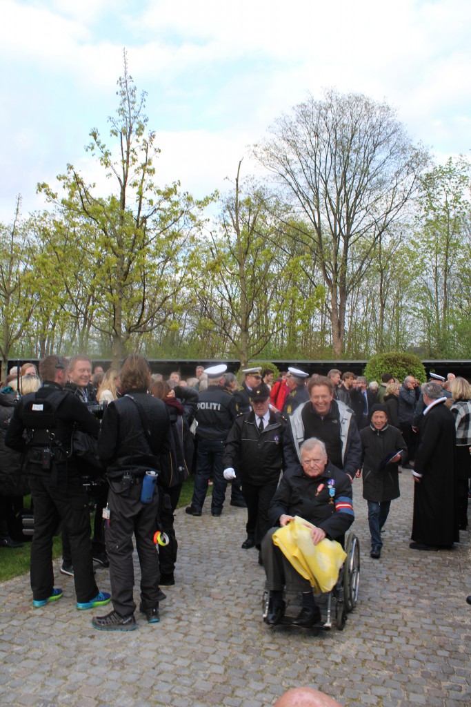 Personlint inviterede og frihedskæmpere ankommer til Mindehøjtideligheden. Foto den 4. maj 2015 af Erik K Abrahamsen