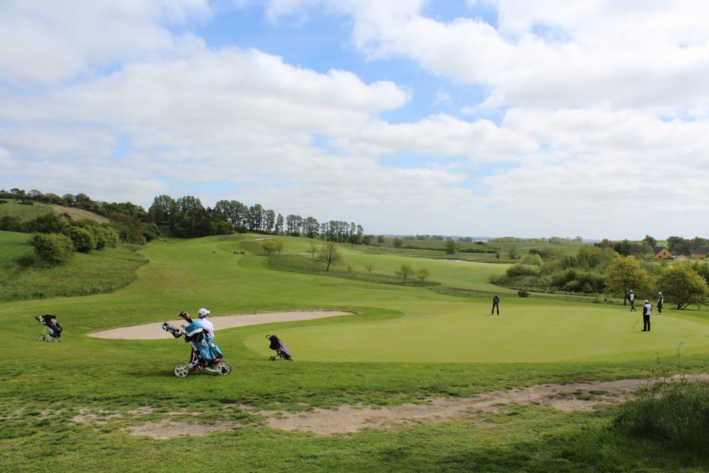 Asserbo Pokalen. Hul 15, par 5, 456/375 m. Putting. Foto den 24 . maj 2015 af Erik K Abrahamsen