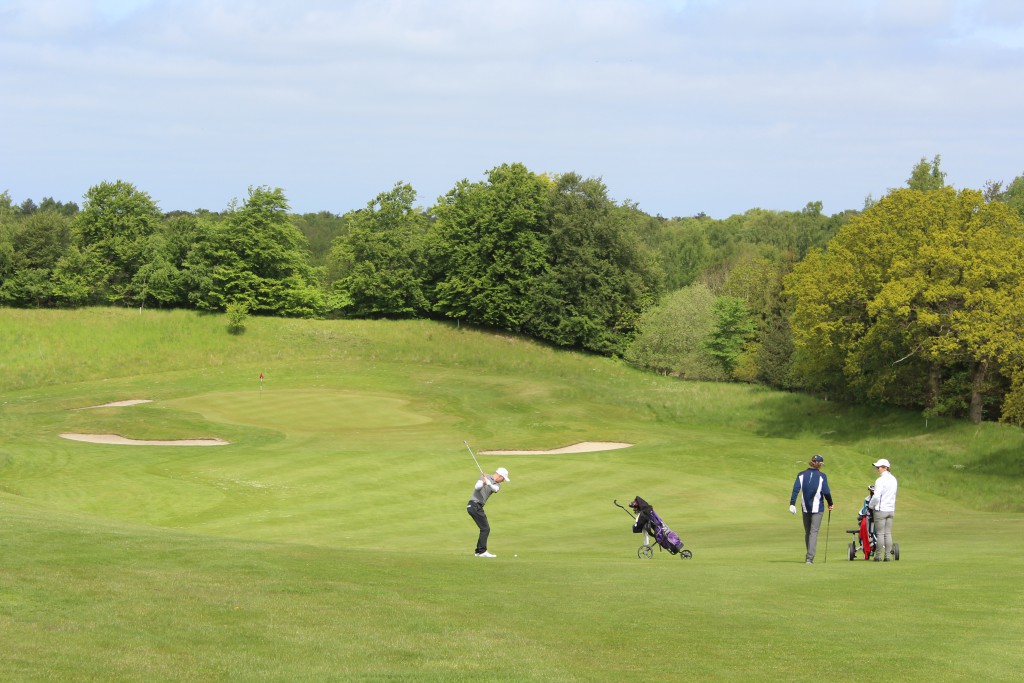 Asserbo Pokalen. Hul 16. par 4. Prøveslag til indspil på green.