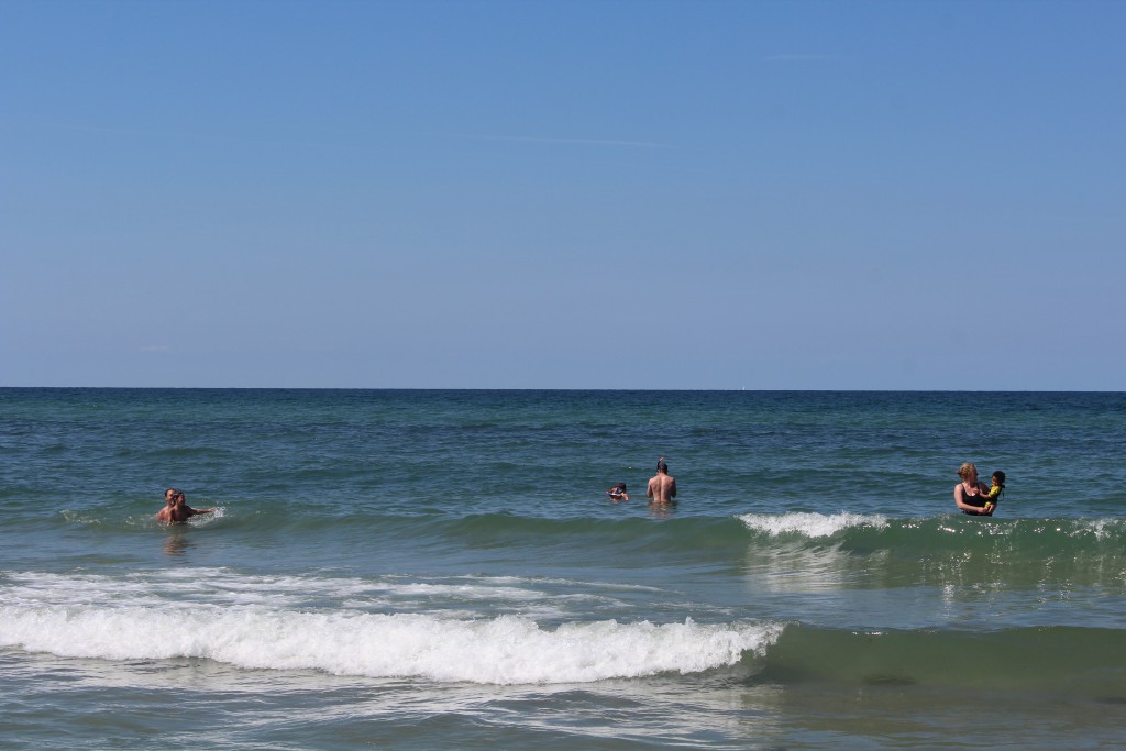 Liseleje Strand. Udsigt mod nord ud over Kattegat. Foto den 9. august 2015 af Erik K Abrahamsen