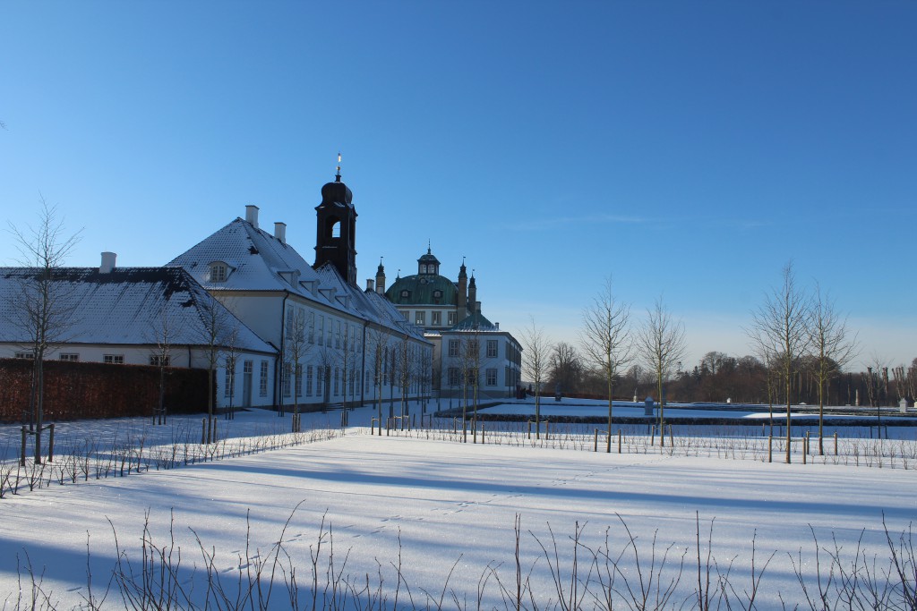 Fredensborg baroque gaden in frint of and surrounding Freden