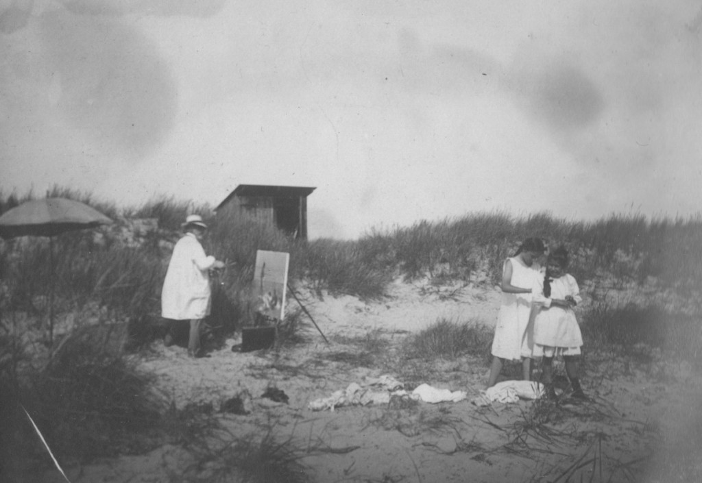 Laurits Tuxen paintin on beach close to Villa Dagminne, Skagen, 1907. Phot from Laurits Tuxen private photo album 1902-27. Scanned 2. february 2016.