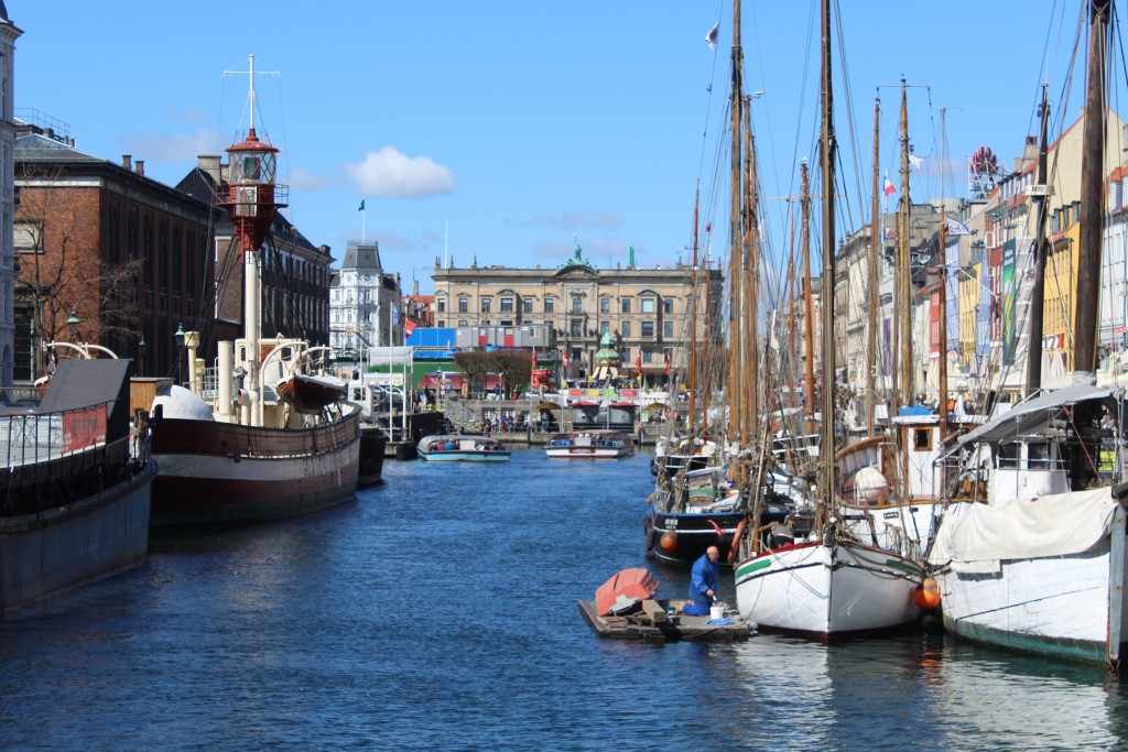 Nyhavn Canal - 400 m long and 25 m wide