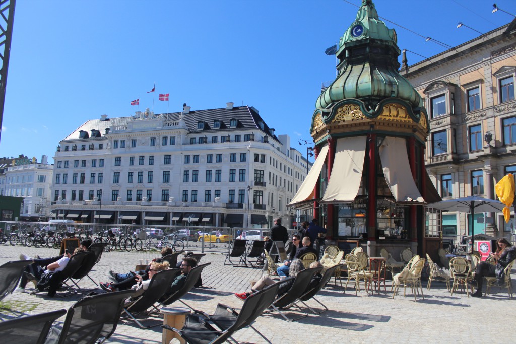 Kongens Nytorv - relax atmosphere this beautiful 