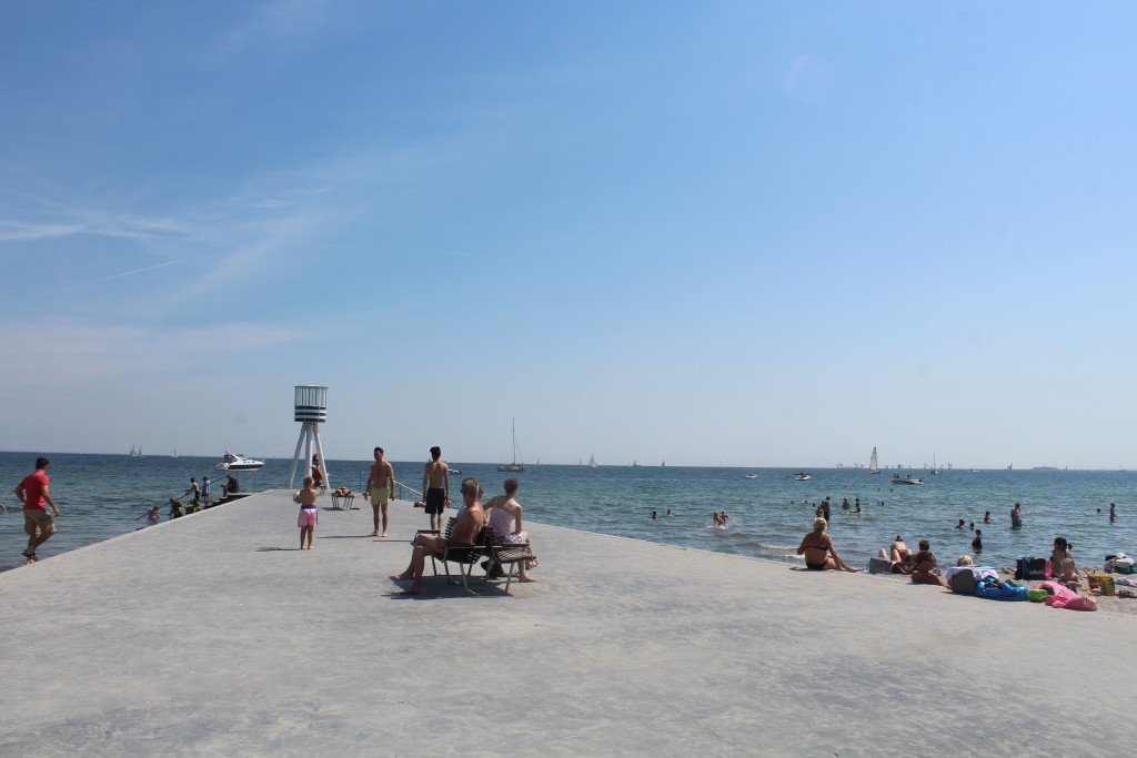 View to Øresund from Bellevue Beach in Klampenborg. Photo in direction east 4 