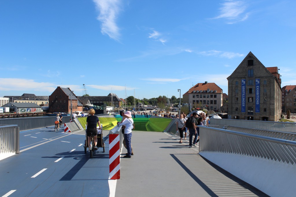 View from Inderhavnsbroen ton bridge "Trangravsbroene" on Christianshavn. Phoot in direction south