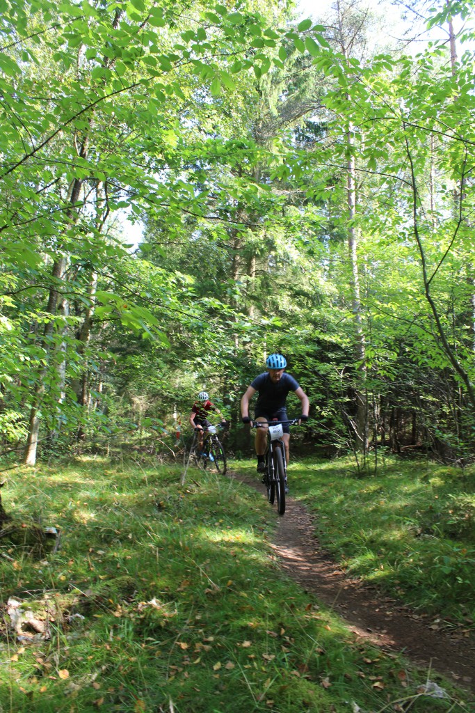 Hotcup 2016. Mountain Bike rytter på skovsti ved Skovkærsvej. Foto 20. sept. 2016 af erik K Abrahamsen.