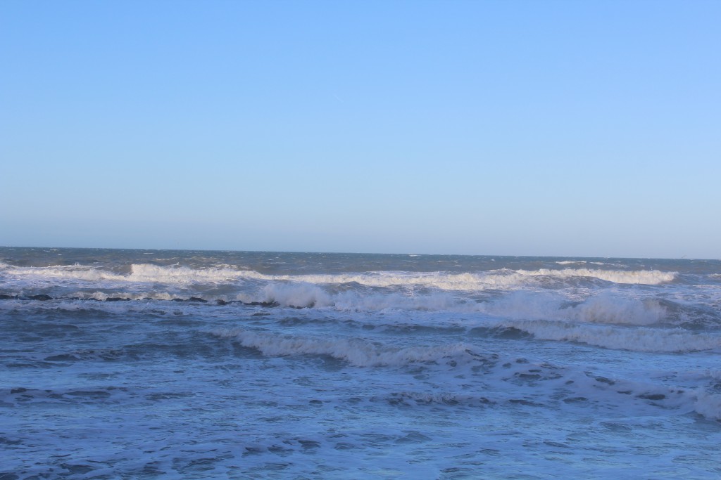 Hyllingebjerg Strand. Den 75 brede forsdtrand er overskyllet