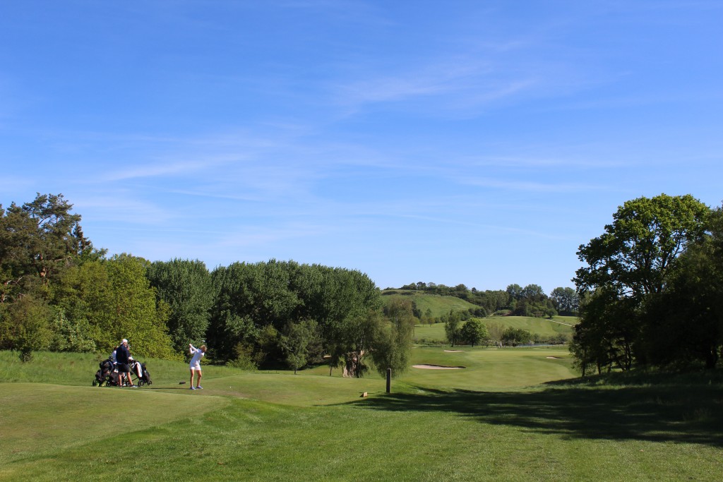 Hul 4. 198 m. Par 3. Foto i retning øst den 21. maj 2017 af Erik K Abrahamsen.