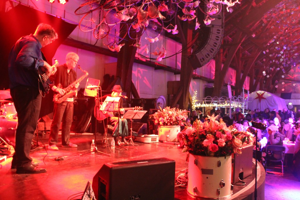 Song and music on stage in Grey Hall, Christiania. Christmas banquet 2017. Photo 24. december 2017 by Erik K Abrahamsen.