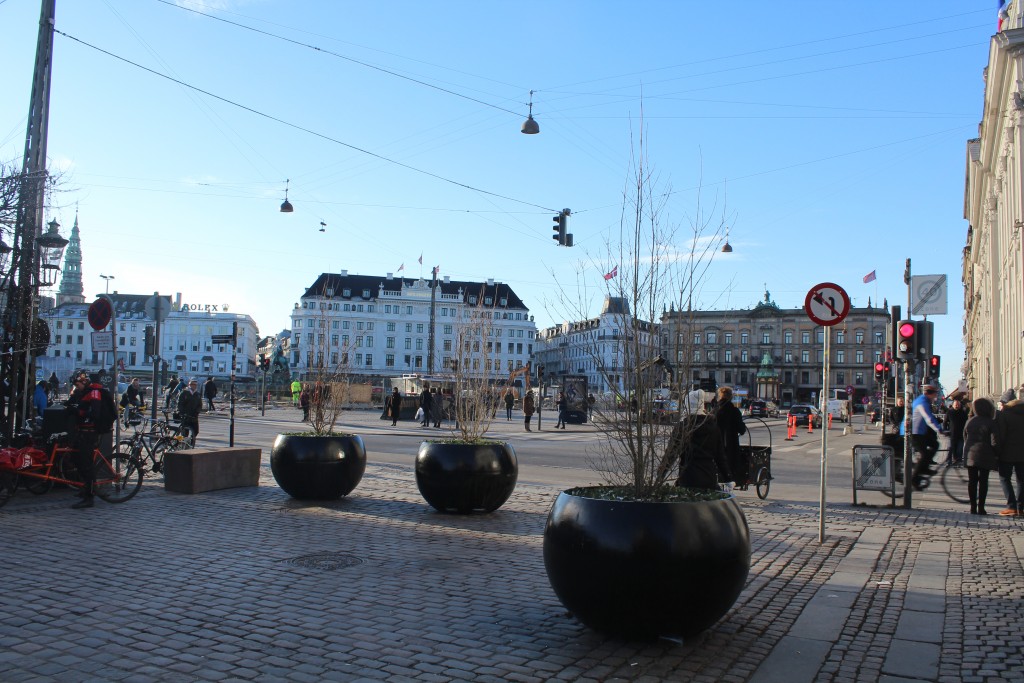 View from Nyhavn to main central square Kongens Nytorv. The METRO - Cituringen has since 2012 been under construction under Kongens Nytorv and will open summer 20198. In 2018 thKongens Nytorv will be renovated as it was before the METRO construction