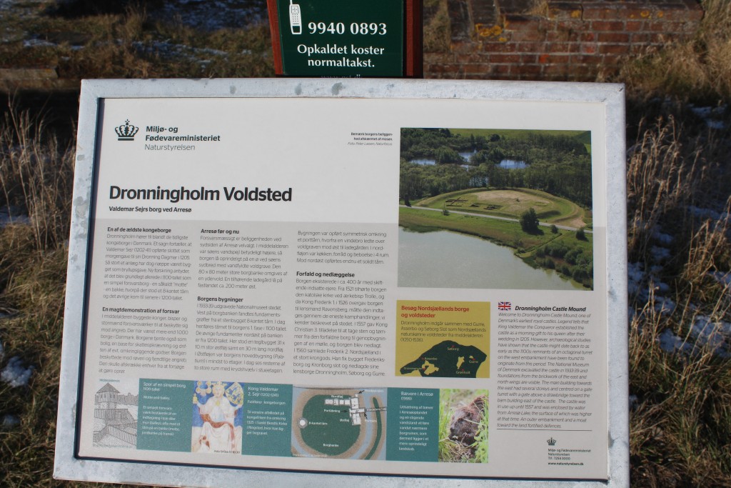 Plate on Dronningholm Castle Mound. Phoot 9. february 2018 by erik K Abrahamsen.