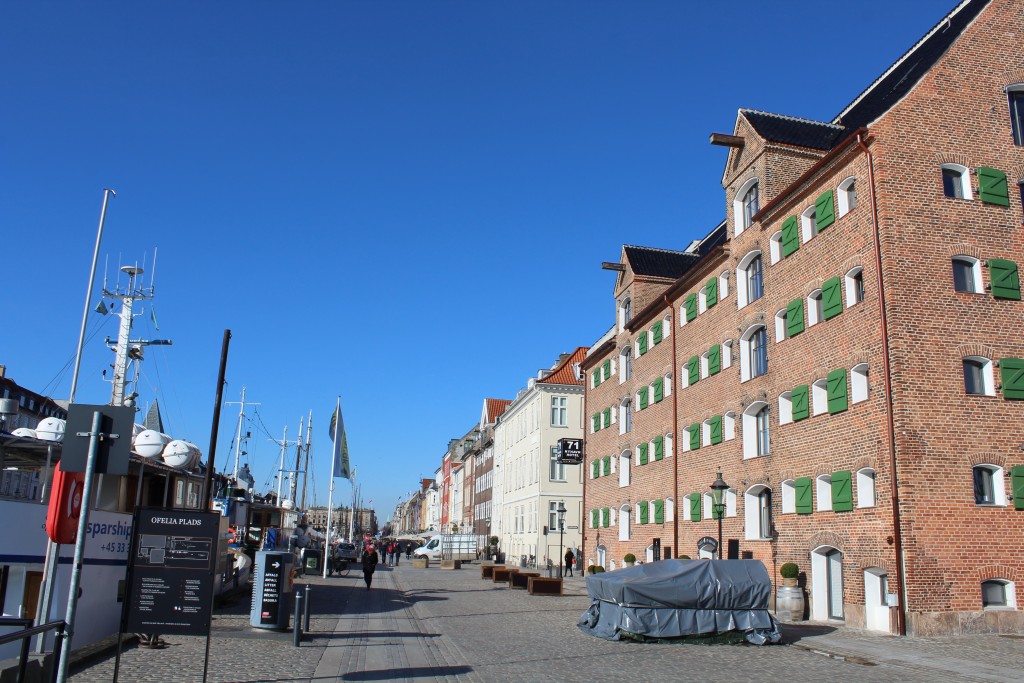 Copenhagen Inner harbour. Canal Nyhavn with store house Nyhavn 71 built 1805. Phoot in direction north 22. january 2018 by erik K Abeagamsen.