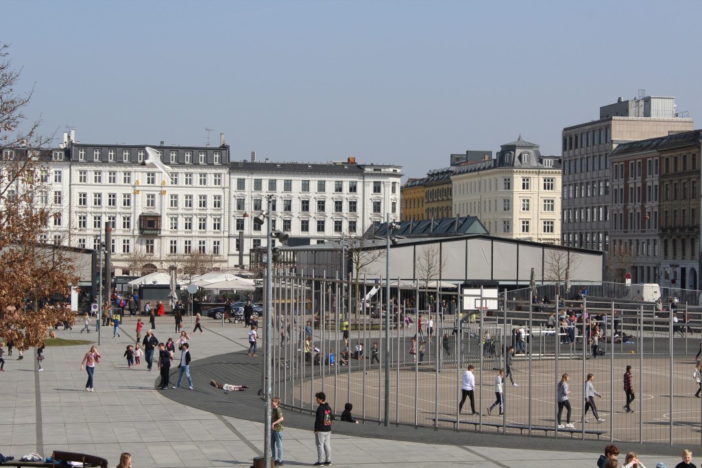 Israel Square with 2 market pavilions. Phoot 9. april 2018 by Erik K Abrahamsen