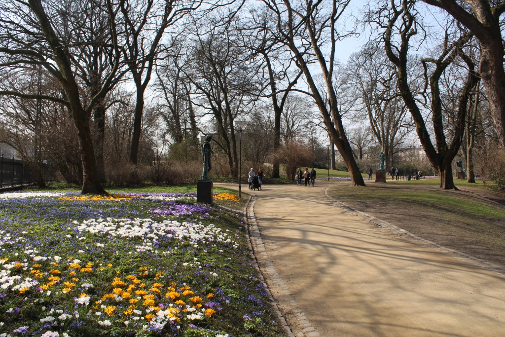 Ørstedpark. View to top of Hans Bastion. Photo 9.11. april 2018 by Erik K Abrahamsen