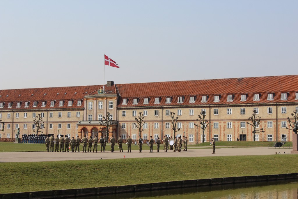 Queen Life Guard Barrak at Rosenborg. Livgardens Kaserne. Photo 9. april 2918 by Erik K Abrahamsen.