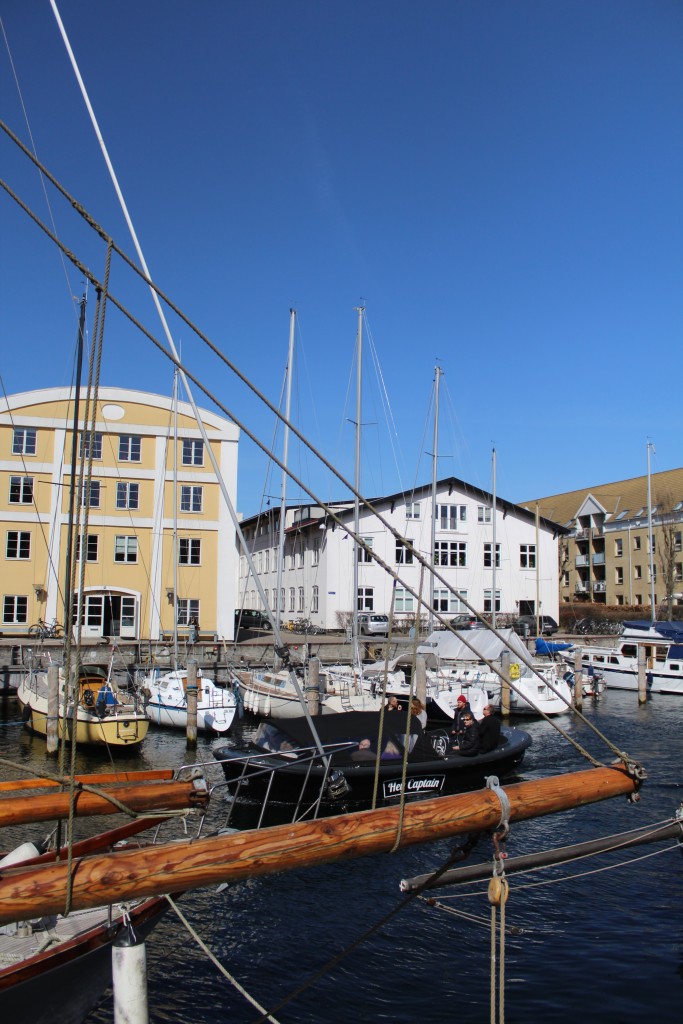 Christianshavn Kanal - a rourist party boat. Phoot 