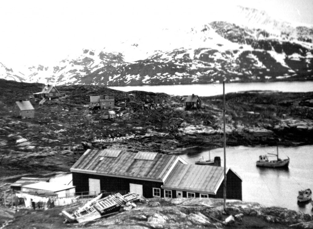 Udsigt fra Arsuk mod syd mor Arsuk Ø og Det Nordre Løb. Foto 1961.