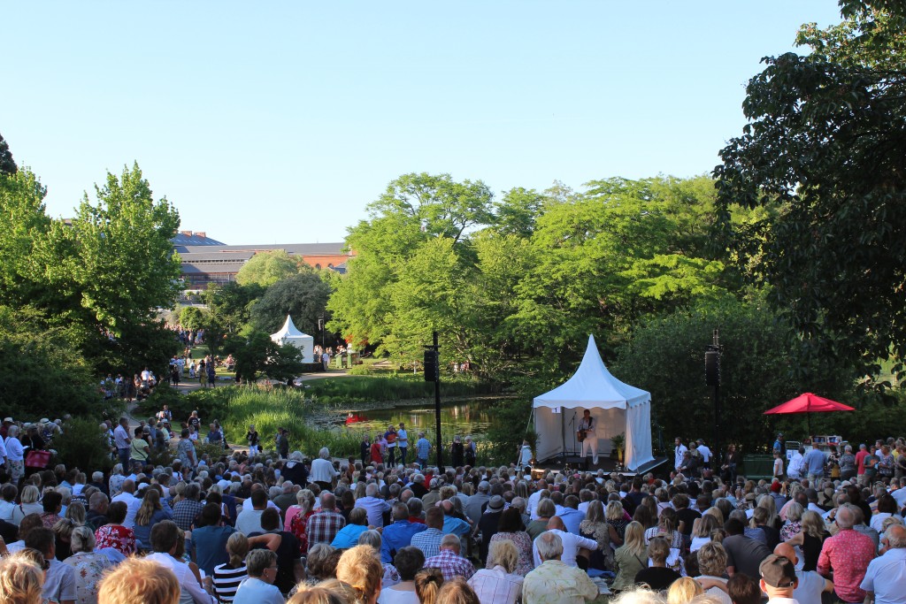 Botanisk Have. Koncert af sangeren Rasmus Nøhr på scene 1 kl 19. Foto den 5. juni 2018 af Erik K Abrahamsen.