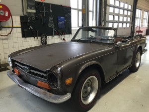 Triumph TR6 brown