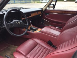 Jaguar XJs interior red