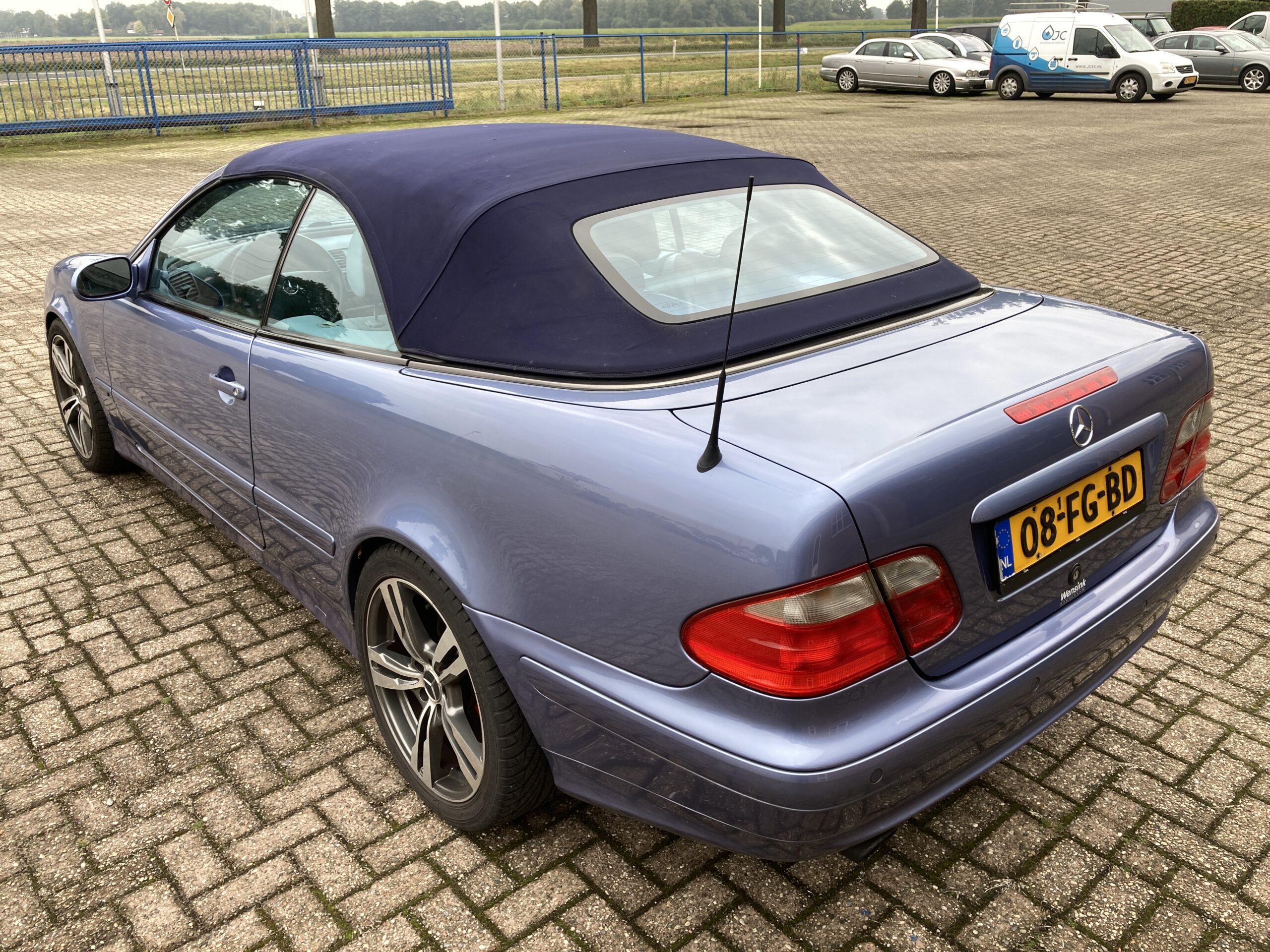 GOOD BUY? All about the Mercedes CLK 200 (2000) 