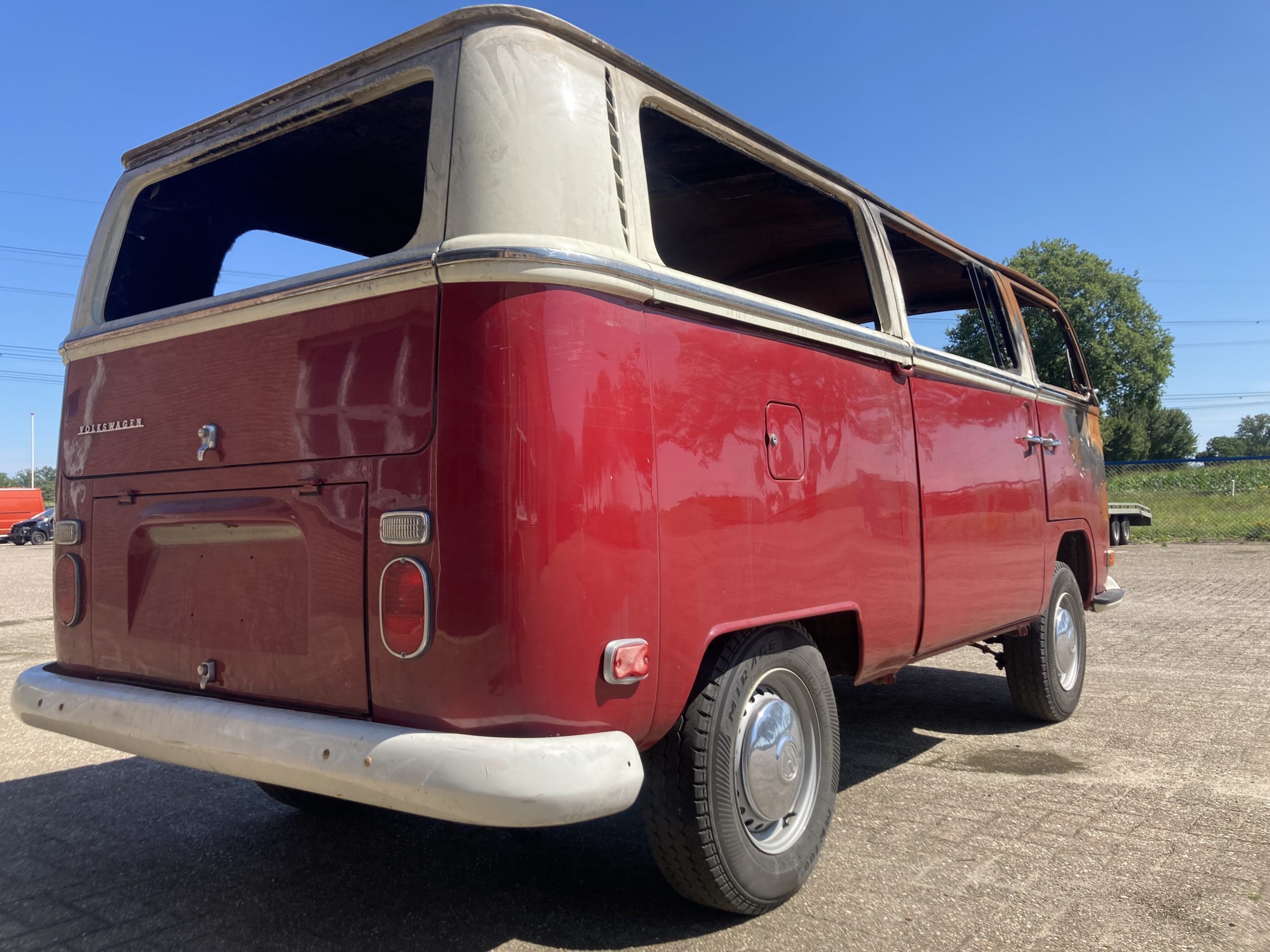 VW T-2 トラバス 1971 Volkswagen T2A microbus red - Dandy Classics