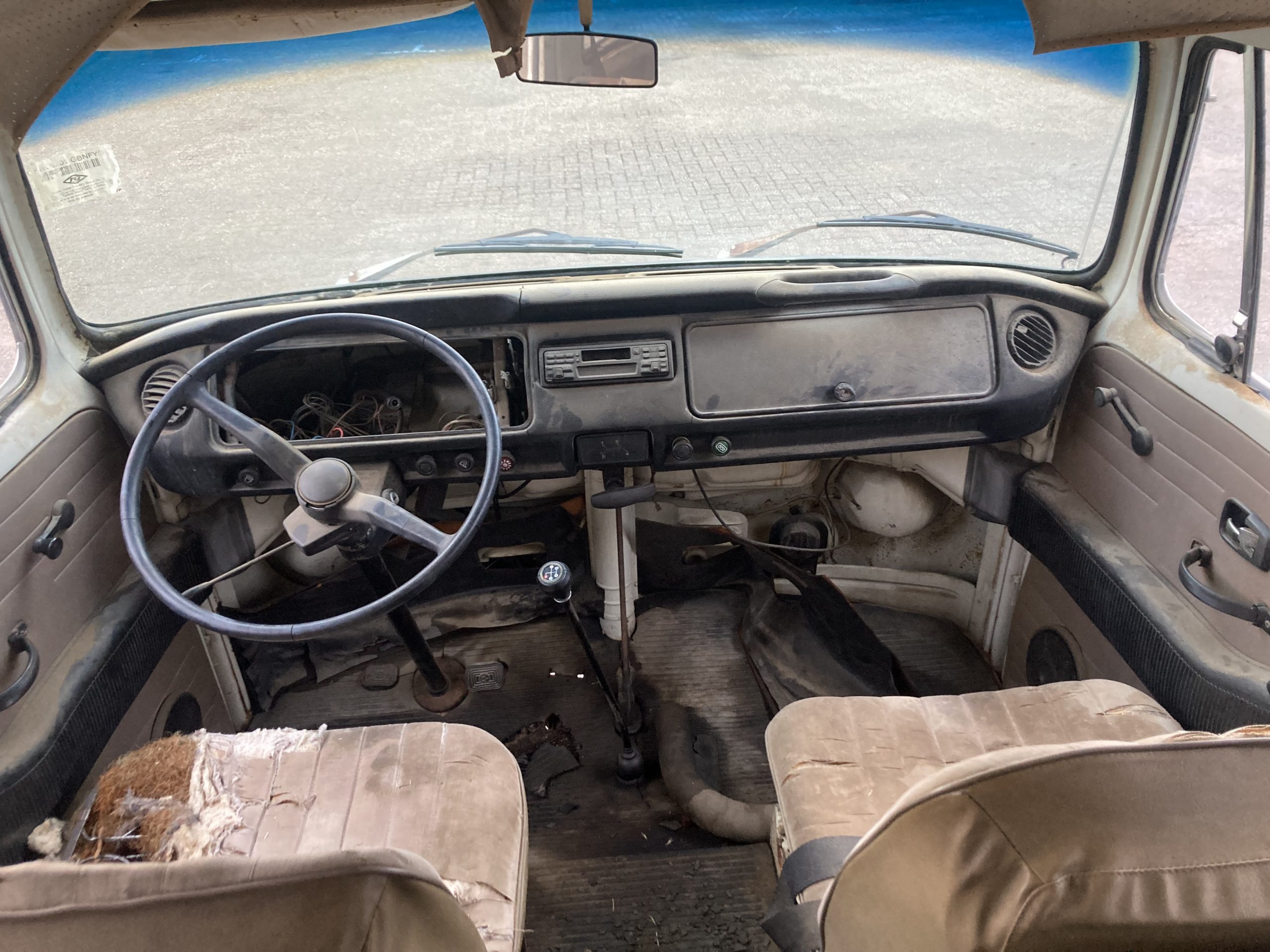 1972 Volkswagen T2A/B bus beige - Dandy Classics