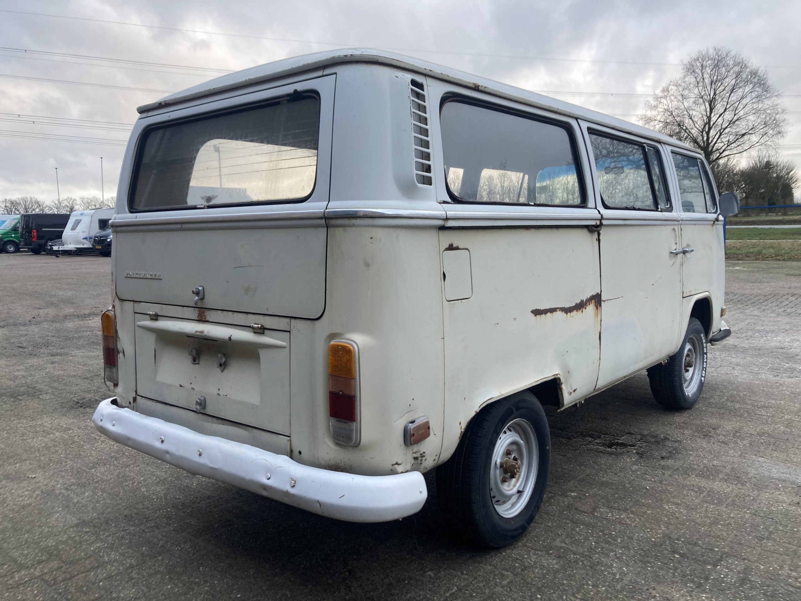 1972 Volkswagen T2A/B bus beige - Dandy Classics