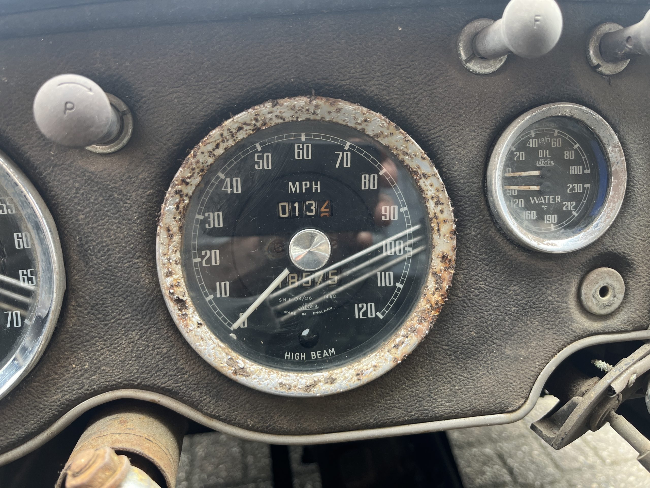 1959 MG MGA coupé - Dandy Classics
