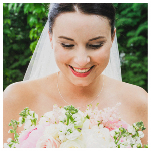 Daniela-M.-Weise-Brautfrisur-München-Hochzeit-Frisur-Brautstyling-München-Brautmakeup
