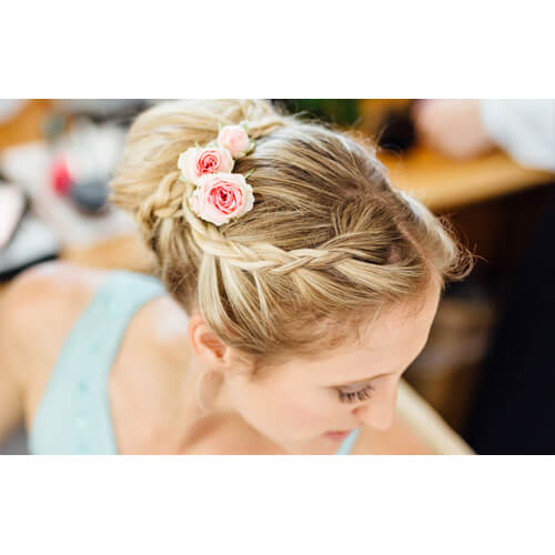 Flower hair accessories for the wedding part 2: Flower selection, durability and alternatives