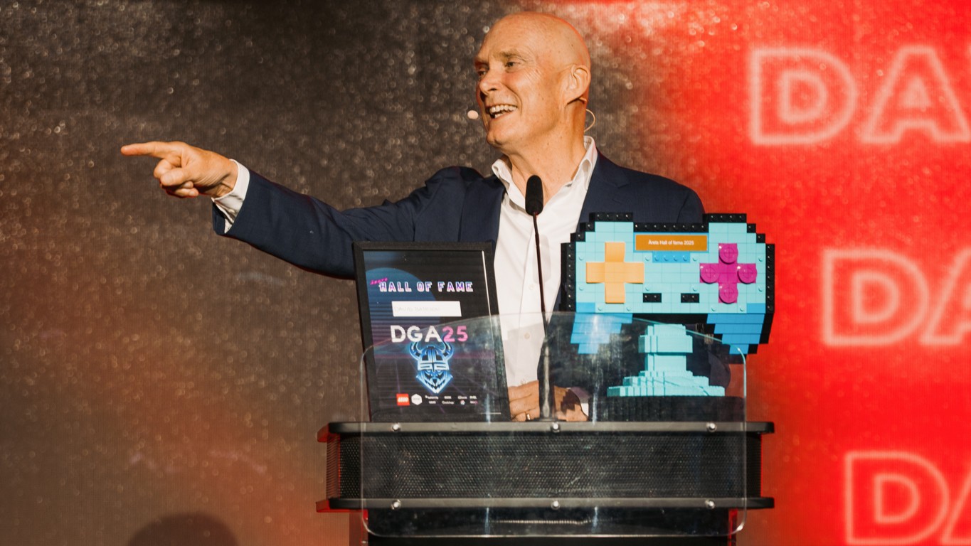 Danmarks mest berømte agent rørt til tårer ved Danish Game Awards 2025