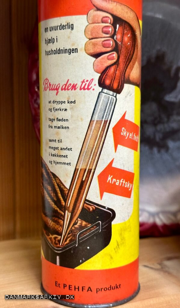Køkken pipette, et PEHFA produkt. Brug den til at dryppe kød og fjerkræ, at tage fløden fra mælken og meget andet i køkkenet og hjemmet.
