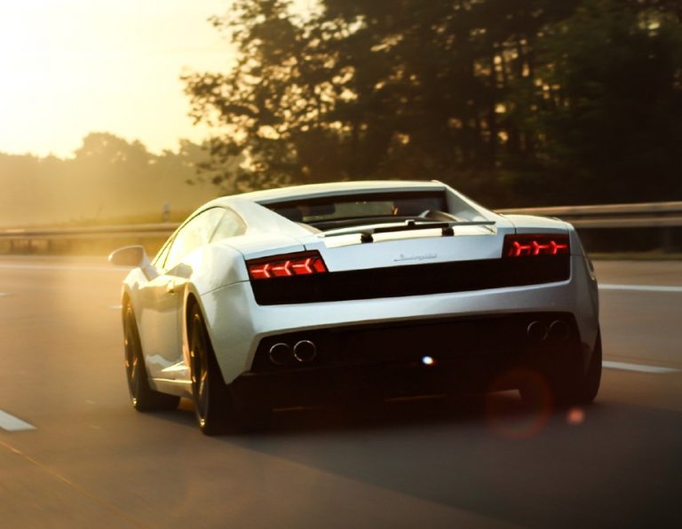 Co-Driver i en Lamborghini på bane